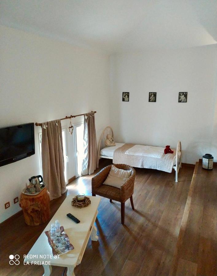 La Frejade Bed and Breakfast Lisle-sur-Tarn Buitenkant foto